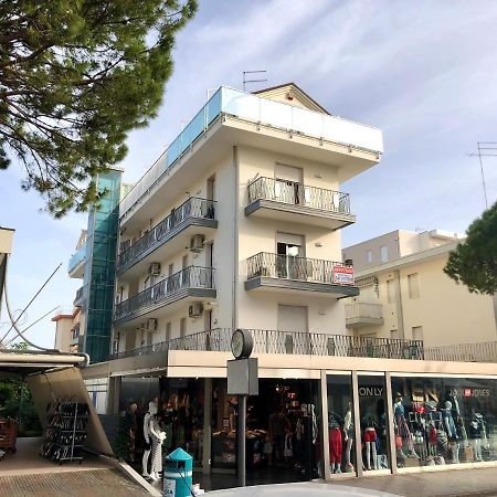 Appartamenti Cristina Carraro Immobiliare - Family Apartments 리도 디 예솔로 외부 사진