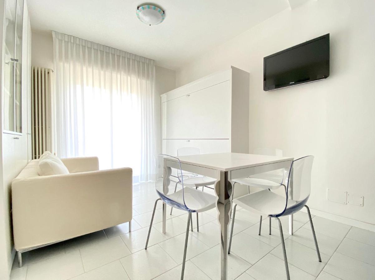 Appartamenti Cristina Carraro Immobiliare - Family Apartments 리도 디 예솔로 외부 사진